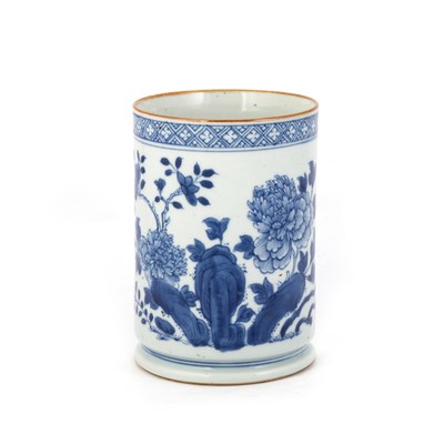 Lot 96 - AN 18TH CENTURY CHINESE BLUE AND WHITE TANKARD
