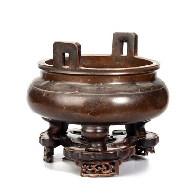 Lot 217 - A LARGE CHINESE BRONZE TRIPOD CENSER