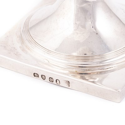 Lot 517 - A GEORGE III SILVER GOBLET