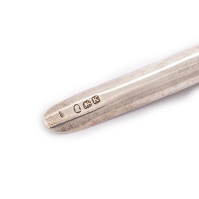 Lot 519 - A GEORGE III SILVER APPLE CORER