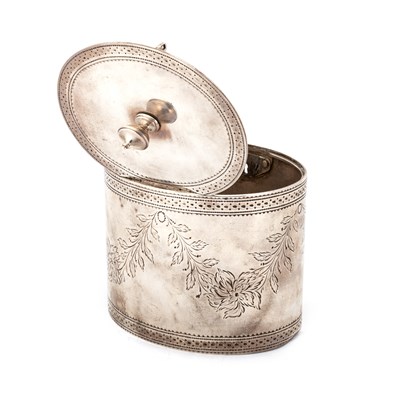 Lot 514 - A GEORGE III SILVER TEA CADDY