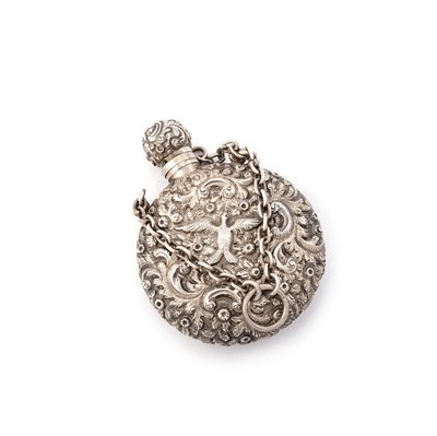 Lot 501 - A VICTORIAN SILVER SCENT BOTTLE