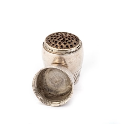 Lot 512 - A GEORGE III SILVER NUTMEG GRATER