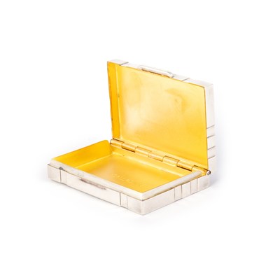 Lot 403 - AN ELIZABETH II SILVER BOX