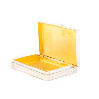 Lot 415 - AN ELIZABETH II SILVER BOX