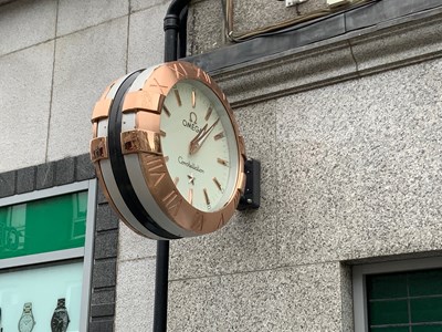 Lot 574 - AN OFFICIAL OMEGA STOCKIST EXTERIOR WALL CLOCK