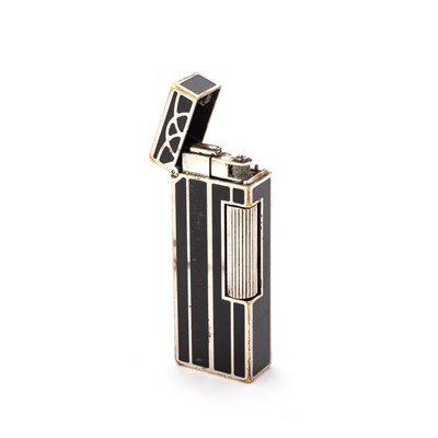 Lot 566 - A DUNHILL ROLLAGAS ENAMELLED CIGARETTE LIGHTER