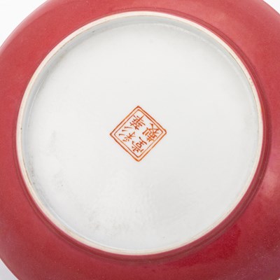 Lot 136 - A CHINESE RUBY-BACK SAUCER DISH