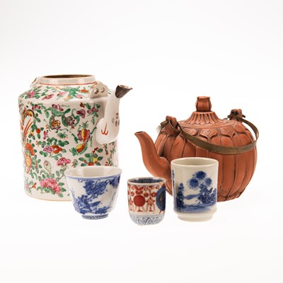 Lot 128 - A CANTONESE TEAPOT