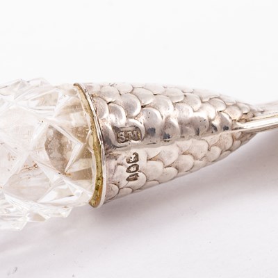 Lot 456 - A VICTORIAN SILVER-MOUNTED CUT-GLASS NOVELTY FISH SCENT BOTTLE