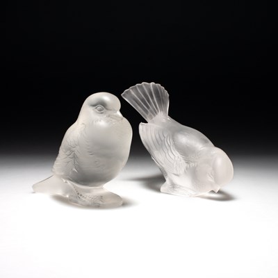 Lot 33 - RENÉ LALIQUE (FRENCH, 1860-1945), TWO 'MOINEAU' PAPERWEIGHTS
