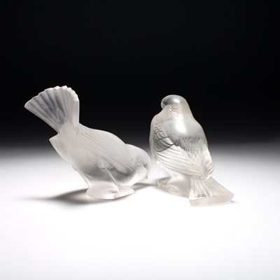 Lot 33 - RENÉ LALIQUE (FRENCH, 1860-1945), TWO 'MOINEAU' PAPERWEIGHTS
