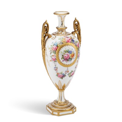 Lot 29 - A ROYAL CROWN DERBY VASE BY ALBERT GREGORY, DATED 1909