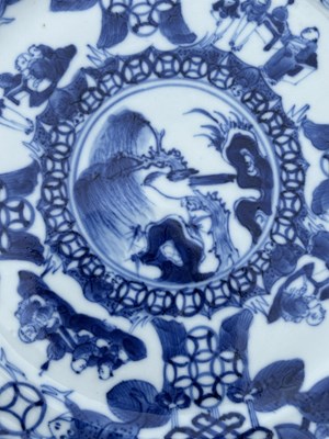 Lot 84 - A PAIR OF CHINESE BLUE AND WHITE PLATES