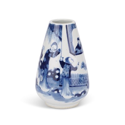 Lot 664 - A CHINESE BLUE AND WHITE VASE