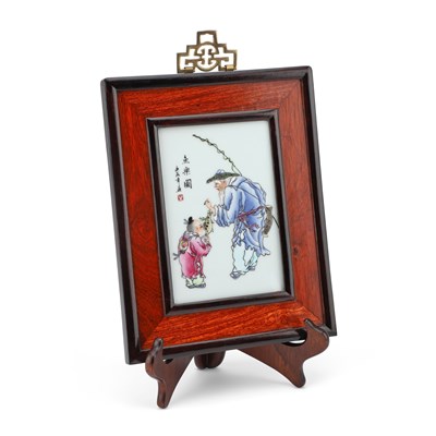 Lot 155 - A CHINESE FAMILLE ROSE PLAQUE