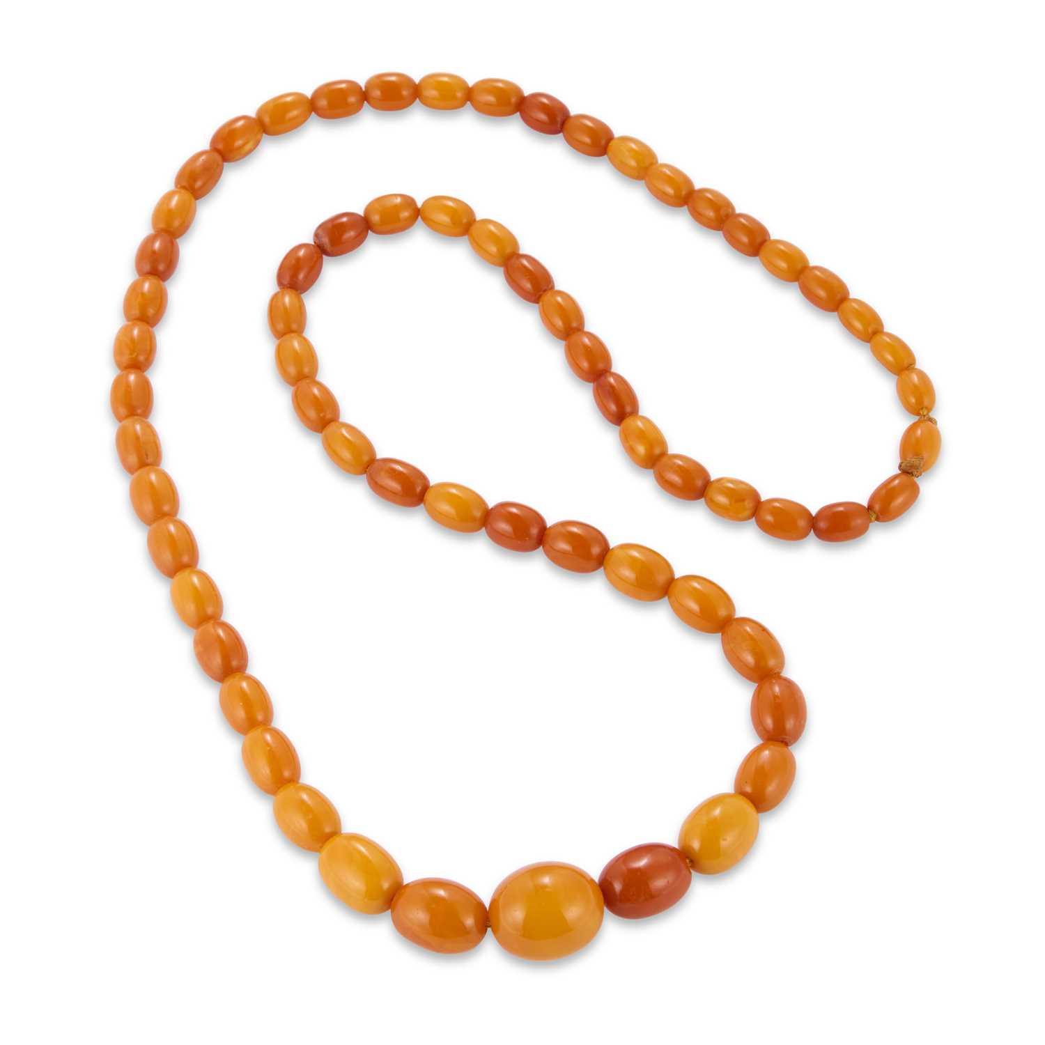 Lot 643 - A Butterscotch Amber Bead Necklace