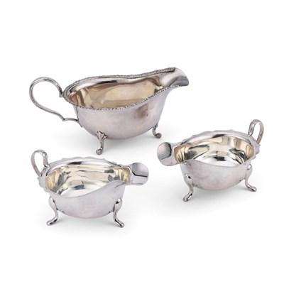 Lot 433 - A PAIR OF ELIZABETH II SILVER SAUCEBOATS