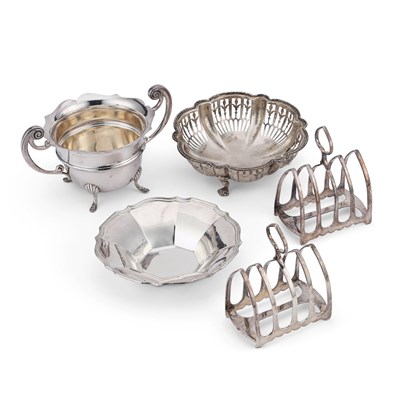 Lot 421 - A NEAR PAIR OF GEORGE V SILVER FIVE-BAR TOAST RACKS