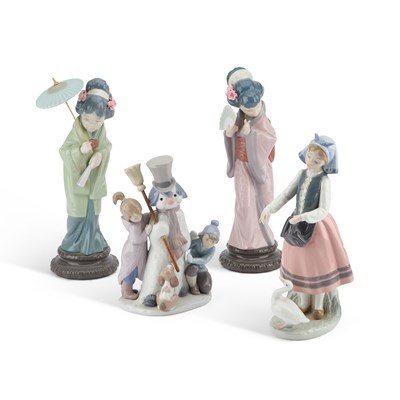 Lot 45 - A GROUP OF FOUR LLADRO FIGURES