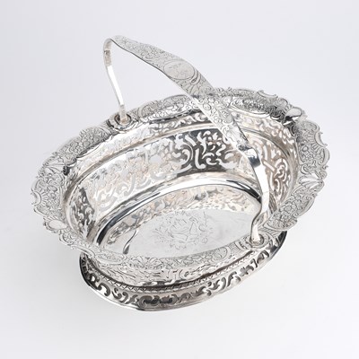 Lot 302 - A GEORGE II IRISH SILVER BREAD BASKET