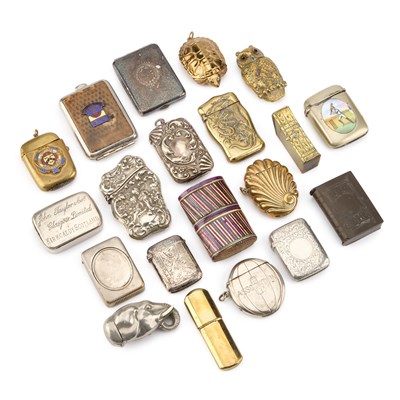 Lot 4 - A COLLECTION OF NOVELTY VESTA CASES