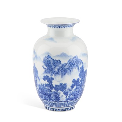 Lot 98 - A CHINESE BLUE AND WHITE 'LANDSCAPE' VASE
