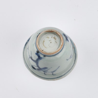 Lot 126 - A CHINESE PORCELAIN BLUE AND WHITE 'BIRDS' WINE CUP, JIAJING PERIOD