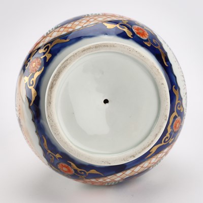 Lot 96 - A FAMILLE ROSE BOWL TOGETHER WITH AN IMARI VASE