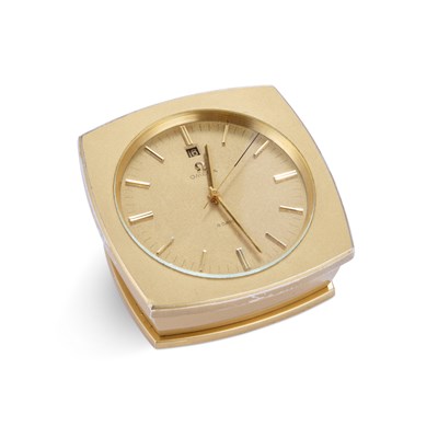 Lot 750 - AN OMEGA 8-DAY DESK CLOCK