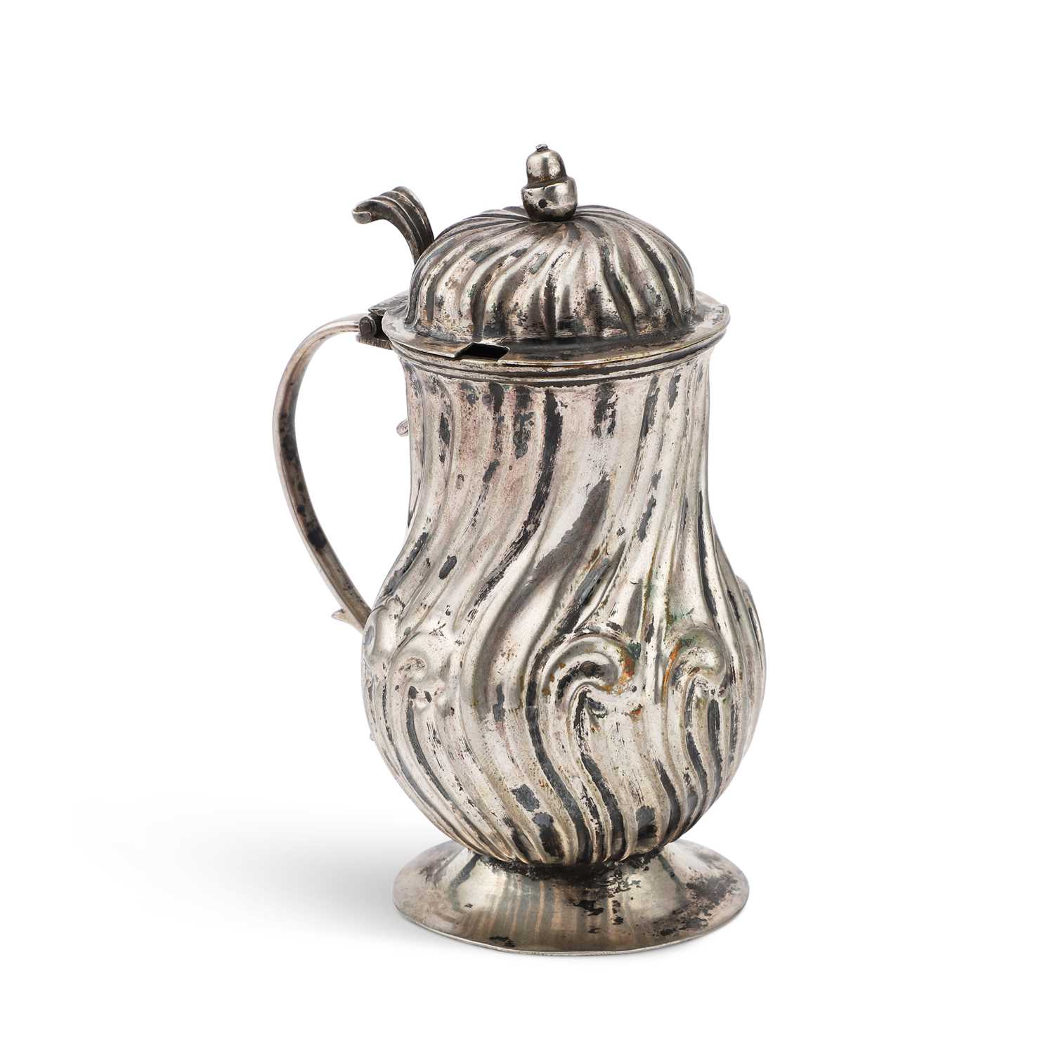 Lot 305 - AN 18TH CENTURY GERMAN SILVER POT