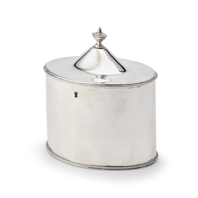 Lot 555 - A GEORGE III SILVER TEA CADDY