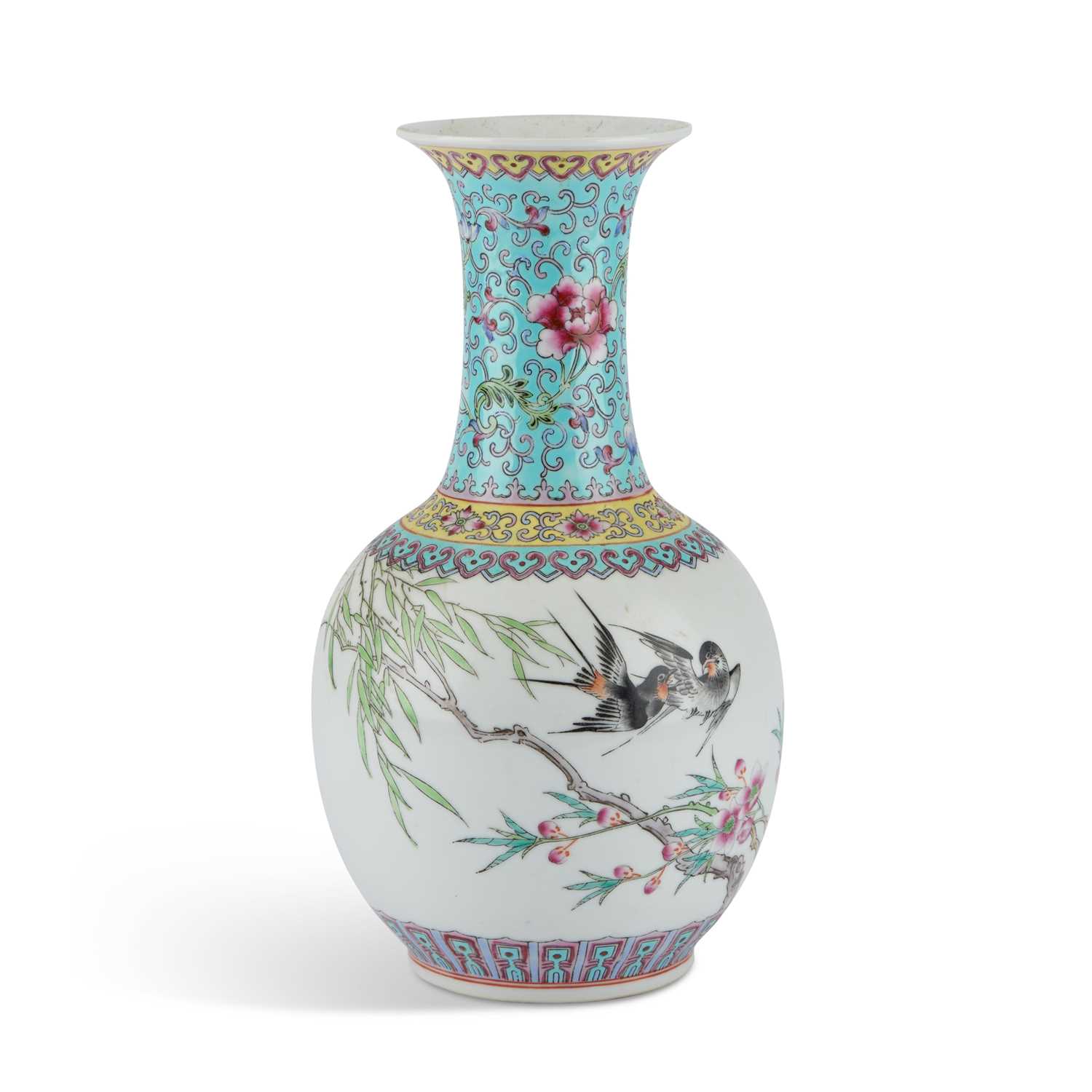 Lot 655 - A CHINESE FAMILLE ROSE VASE