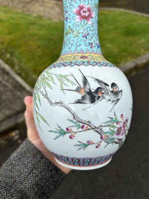 Lot 655 - A CHINESE FAMILLE ROSE VASE