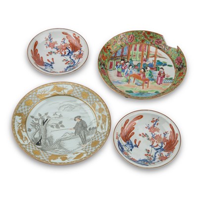 Lot 157 - A PAIR OF IMARI DISHES