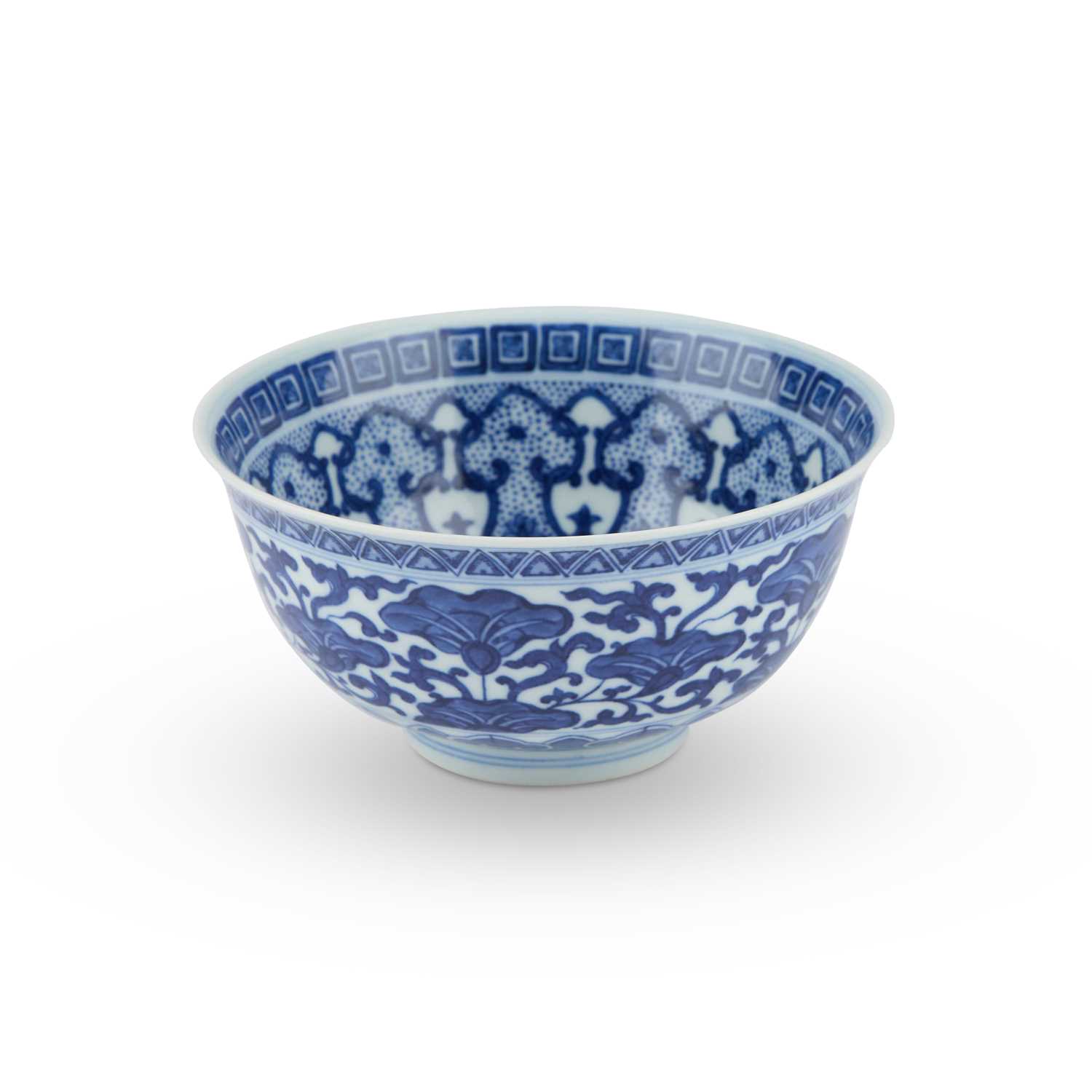 Lot 644 - A CHINESE BLUE AND WHITE BOWL