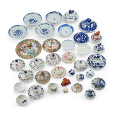 Lot 132 - A LARGE COLLECTION OF CHINESE PORCELAIN VASE LIDS AND OTHER OBJECTS