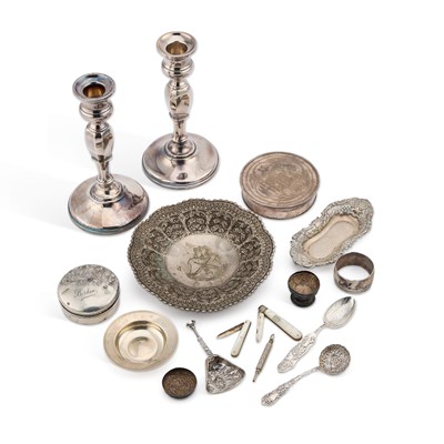 Lot 194 - A COLLECTION OF SILVER