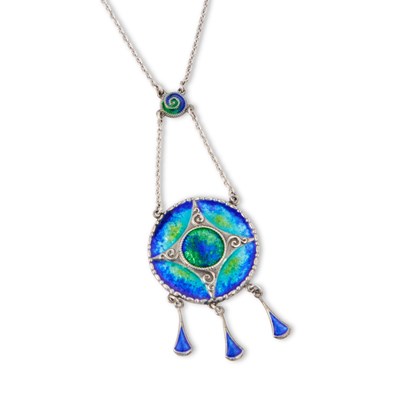 Lot 625 - CHARLES HORNER: AN ARTS AND CRAFTS SILVER AND ENAMEL PENDANT NECKLACE