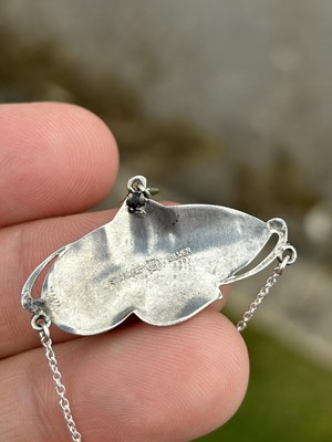 Lot 631 - CHARLES HORNER: AN ARTS AND CRAFTS SILVER AND ENAMEL PENDANT NECKLACE