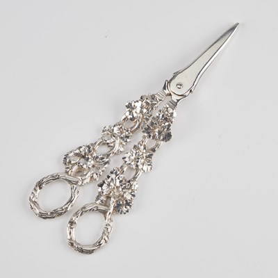 Lot 365 - A PAIR OF WILLIAM IV SILVER GRAPE SCISSORS