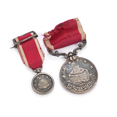 Lot 6 - A ST JEAN D'ACRE SILVER MEDAL, WITH MINIATURE MEDAL
