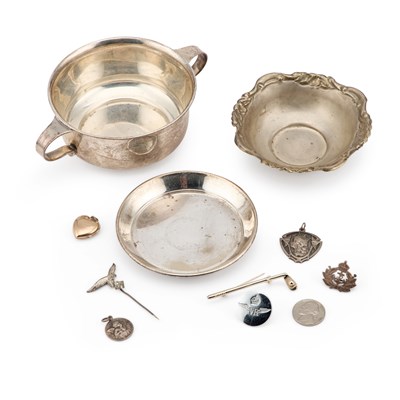 Lot 174 - A GROUP OF SILVER AND PLATE