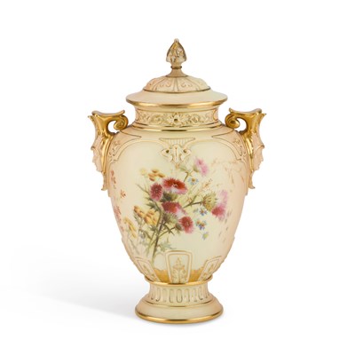 Lot 83 - A ROYAL WORCESTER BLUSH IVORY VASE AND COVER, DATED 1895