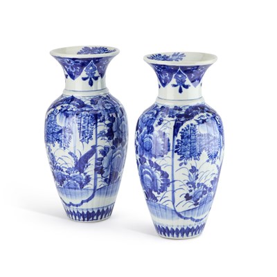 Lot 100 - A LARGE PAIR OF JAPANESE BLUE AND WHITE VASES, CIRCA 1900