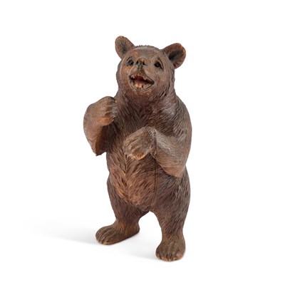 Lot 776 - A 19TH CENTURY BLACK FOREST FIGURE OF A BEAR