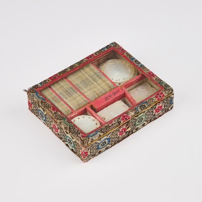 Lot 138 - A LARGE COLLECTION OF 19TH CENTURY CHINESE MOTHER-OF-PEARL GAMING COUNTERS