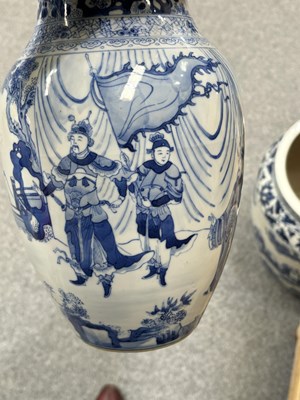 Lot 98 - A NEAR PAIR OF 19TH CENTURY CHINESE BLUE AND WHITE VASES