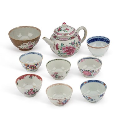 Lot 90 - A COLLECTION OF 18TH CENTURY CHINESE PORCELAIN
