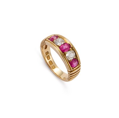 Lot 532 - A VICTORIAN 18 CARAT GOLD DIAMOND AND RUBY RING